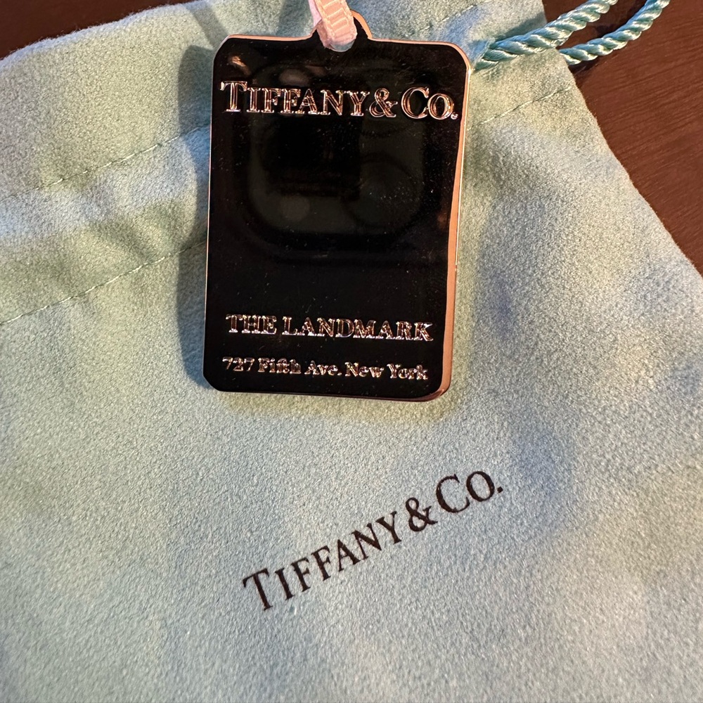 043 Tiffany&Co Landmark Engraveable Charm